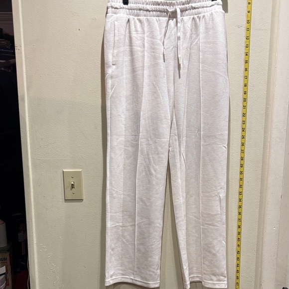 Velocity Women's Classic White Sweatpants - Picture 1 of 5
